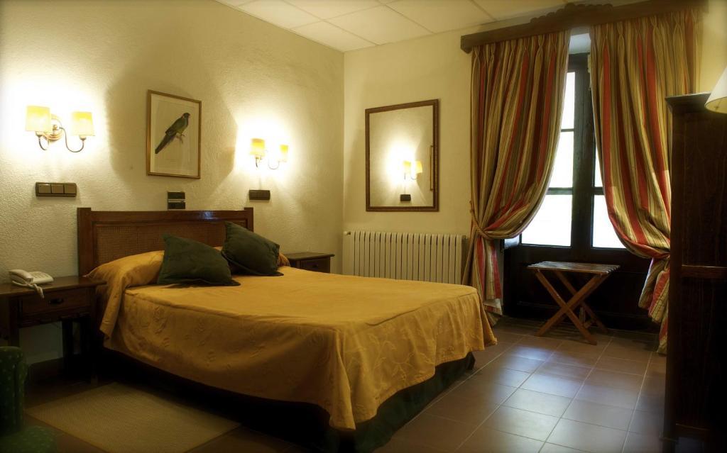 Hotel Monasterio De Piedra Nuévalos Esterno foto